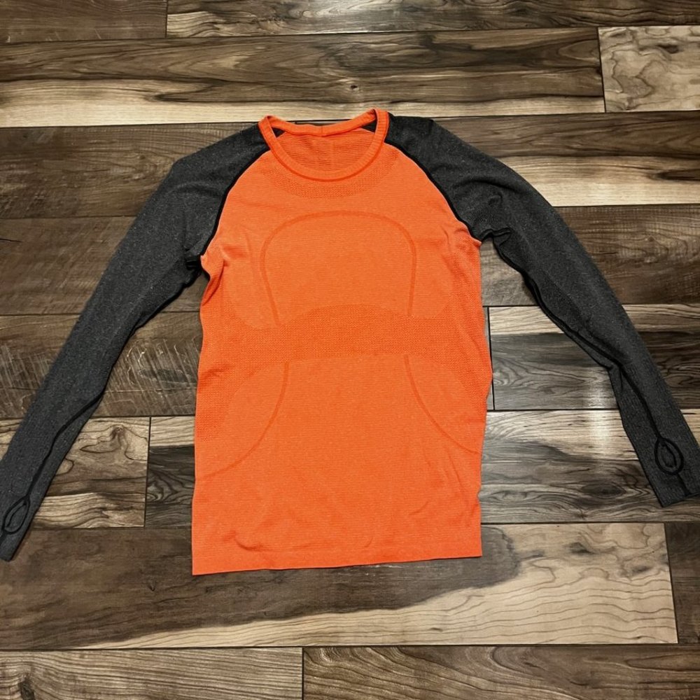 Lululemon | two toned long sleeve run swiftly top